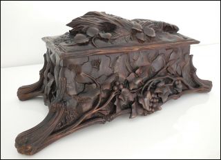 Circa 1860 carved chest,  box,  server of the ancient Black Forest 古いスイスの木の彫刻 2