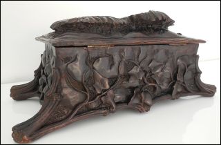 Circa 1860 carved chest,  box,  server of the ancient Black Forest 古いスイスの木の彫刻 9