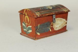 RARE 19TH C PA GERMAN PAINT DECORATED MINIATURE WOODEN DOME TOP TRINKET BOX 3