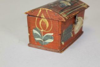 RARE 19TH C PA GERMAN PAINT DECORATED MINIATURE WOODEN DOME TOP TRINKET BOX 4
