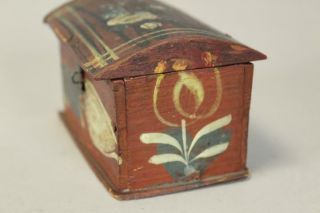 RARE 19TH C PA GERMAN PAINT DECORATED MINIATURE WOODEN DOME TOP TRINKET BOX 8