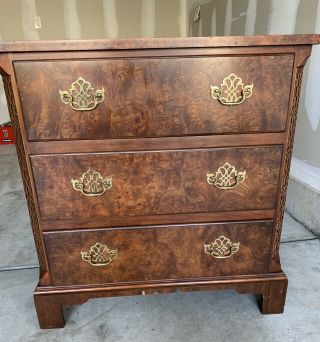 BAKER Furniture Burl Walnut English Style 3 Drawer Chest 11