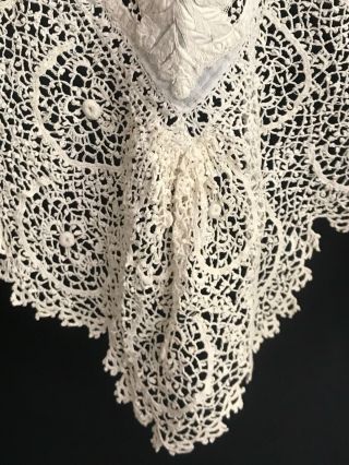 EXCEPTIONAL 1850 ' s IRISH LACE CAPLET with high collar boned Hand embroidery 12