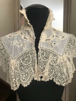EXCEPTIONAL 1850 ' s IRISH LACE CAPLET with high collar boned Hand embroidery 4