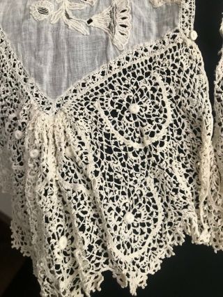 EXCEPTIONAL 1850 ' s IRISH LACE CAPLET with high collar boned Hand embroidery 7