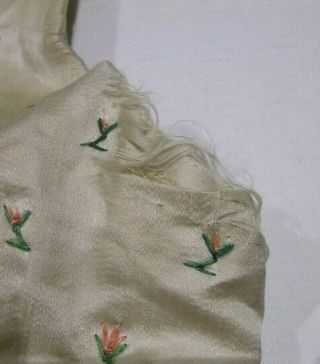 18thc Hand Embroidered Ivory Silk Waistcoat a/f (2) 5