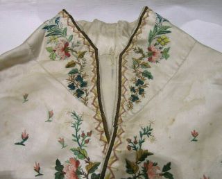 18thc Hand Embroidered Ivory Silk Waistcoat a/f (2) 7