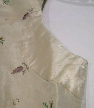 18thc Hand Embroidered Ivory Silk Waistcoat a/f 3