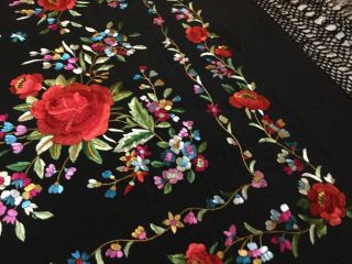 Large Vintage Embroidered Pure Silk Piano Shawl. 3