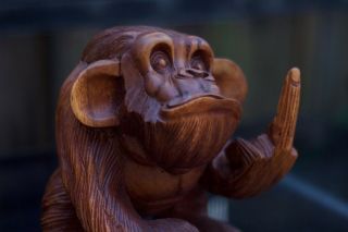 MONKEY MIDDLE FINGER UP HANDCRAFTED ANTIQUE VINTAGE LIMITED CARVING 3