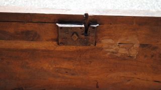 Antique Coffer Trunk Chest Possibly From England - Rare - Huge Carvings & Crest 11