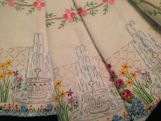 VINTAGE FAIRISTYTCH? HAND EMBROIDERED TABLECLOTH WATER FOUNTAIN FLOWERS 7