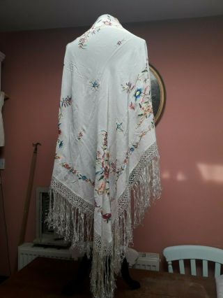 ANTIQUE 1930s VINTAGE SHAWL HAND EMBROIDERED SILK PIANO FRINGE 6