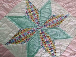 Vintage Feedsack Fabric Star Quilt 30s 40s Floral Novelty Pink Accents 70x95 6