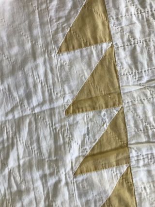 Vintage Expertly Hand Quilted Thin Wreath Gold APPLIQUÉ Quilt 76”X80” Farmhouse 8