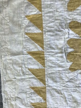Vintage Expertly Hand Quilted Thin Wreath Gold APPLIQUÉ Quilt 76”X80” Farmhouse 9