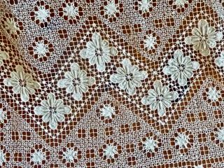 FABULOUS ANTIQUE HAND CRAFTED FILLET LACE LARGE TABLECLOTHS BEDSPREAD C 1930 ' S 7