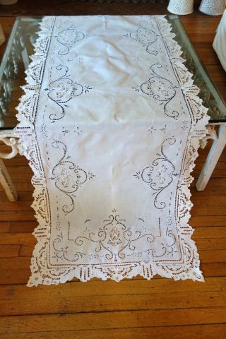 Antique Linens - Lovely Linen Table Runner W/embroidery,  Cutwork And Needle Lace