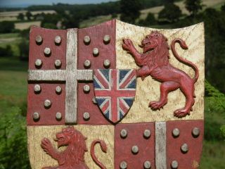 HERALDIC OAK CARVED PAINTED CREST WITH LIONS & CROSS C.  1920 5