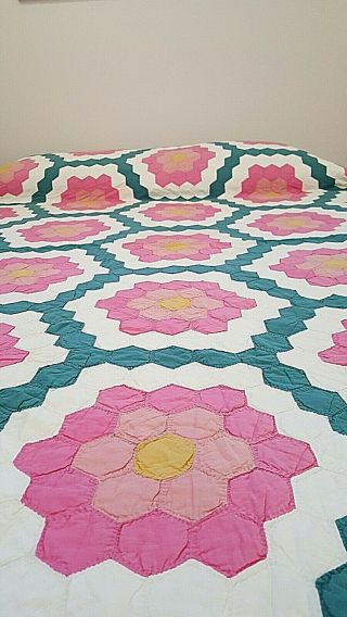 GRANDMOTHER ' FLOWER GARDEN PATCHWORK QUILT - HAND MADE 4