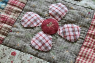 Birds Berries & Flowers Hand Appliqued Primitive Small Quilt 6