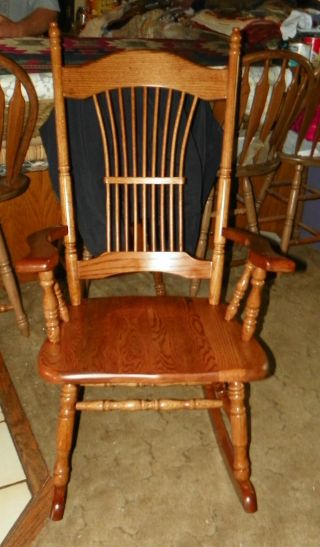 Oak Spindle Rocker / Rocking Chair (r157)