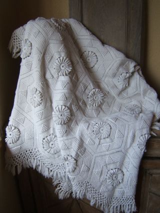 ANTIQUE french QUILT BEDSPREAD CROCHET BED COVER SOUTH KNITTED CROCHETED.  roses 7