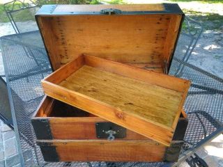 Refinished doll trunk with key 10