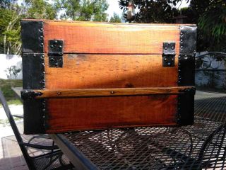 Refinished doll trunk with key 5