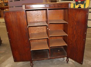 Antique Early 20th Century Two Door Mahogany,  Maple & Oak Wardrobe 10