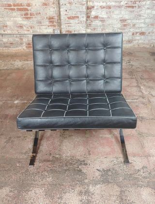 Barcelona Chairs - Vintage Black Leather Seats - A Pair 10