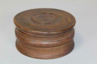 A RARE LATE 18TH C TURNED AND DECORATED COVERED PATCH JAR IN OLD SURFACE PATINA 5