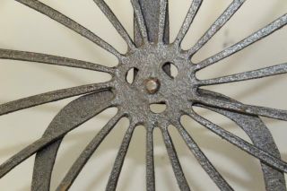 RARE 18TH C WROUGHT IRON ROTATING GRIDIRON WITH A CURVED RAY DECORATED PAN 7