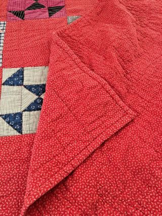 STUNNING IN RED ANTIQUE HANDMADE HOUR GLASS CHURN DASH QUILT 66 