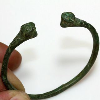 VERY RARE ROMAN BRONZE BRACELET WITH HUMAN MALE HEADS CIRCA 200 - 300AD - INTACT 7