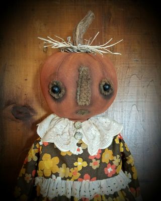 ☆ Primitive Folk Art Halloween Fall OOAK Pumpkin Doll w/Basket Sit or Hang ☆ 8