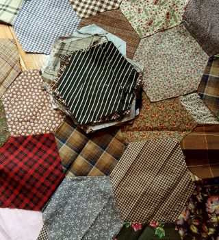 102 Antique/Vintage honeycomb/hexagon Quilt Fabric Blocks Some Hand Sewn 2
