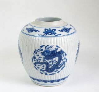 Fine antique Chinese Kangxi blue & white porcelain jar 2