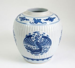 Fine antique Chinese Kangxi blue & white porcelain jar 4