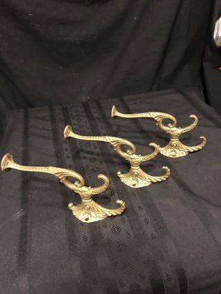 3 ANTIQUE VICTORIAN ORNATE MATCHING SOLID BRASS WALL/HALL TREE HOOKS 4