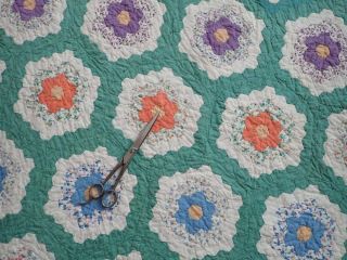 Smaller than Postage Stamps Vintage 30s Green And White Flower Garden QUILT 86 