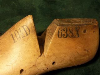 VINTAGE PAIR Wood Size 10 - 1/2 D S638X Industrial Shoe Factory Last Mold C - 26 4