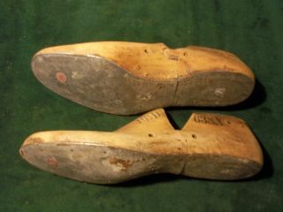 VINTAGE PAIR Wood Size 10 - 1/2 D S638X Industrial Shoe Factory Last Mold C - 26 5