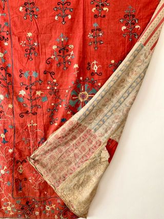 istalifi: An Archaic Antique Uzbek Silk/Cotton Embroidered Suzani circa 1900. 6