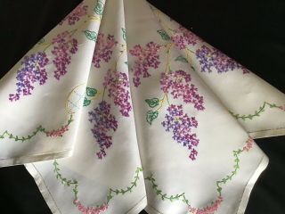 GORGEOUS VINTAGE LINEN HAND EMBROIDERED TABLECLOTH TRAILING LILAC BLOSSOMS 9