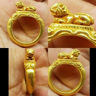 Stunning High Ct Roman Gold Torc Finger Ring with Lion on Top 65 2