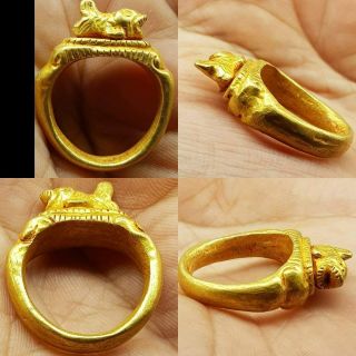 High carat Gold Roman Antique Wonderful Rare Ring With Fish 58 2