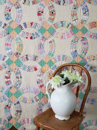 Vintage Peach & Green Wedding Ring Quilt 86x71 Such Lovely Prints
