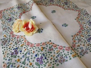 Exquisite Vtg Hand Embroidered Irish Linen Tablecloth - Mini Bluebells/daisies