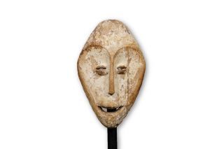 Joyful Lega African Face Mask 9.  5 " - Drc